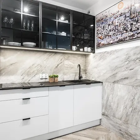 Rentplanet - Pulaskiego Apartment
