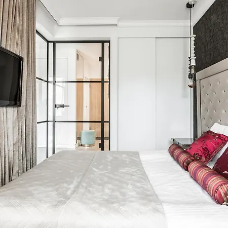 Rentplanet - Pulaskiego * Wroclaw